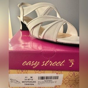 White dress sandals, wedding sandals, NEW NEVER WORN, Original box.Comfortable!